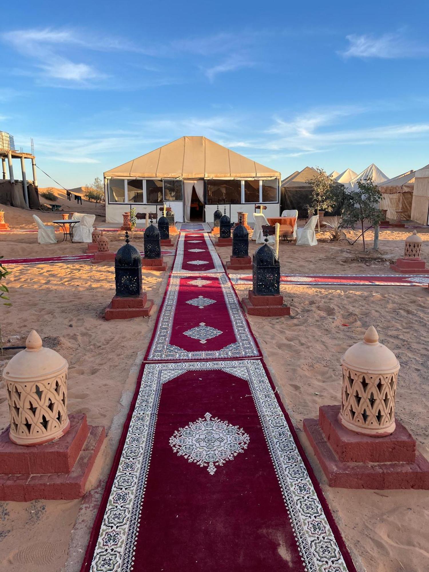 Nizar Luxury Tent เมอร์ซูกา ภายนอก รูปภาพ