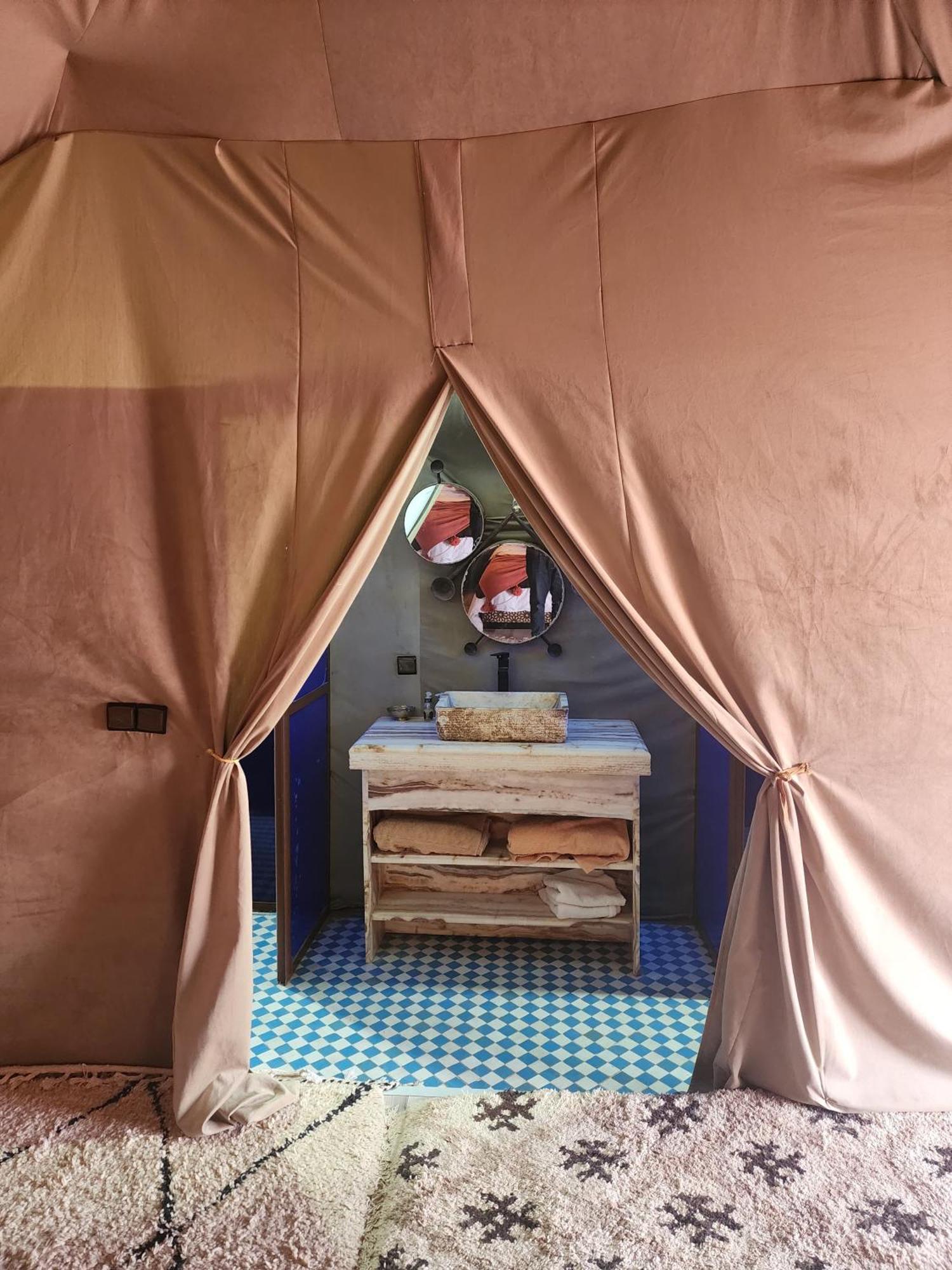 Nizar Luxury Tent เมอร์ซูกา ภายนอก รูปภาพ