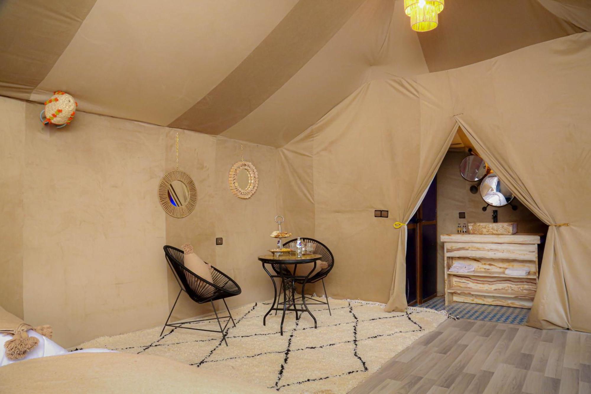 Nizar Luxury Tent เมอร์ซูกา ภายนอก รูปภาพ
