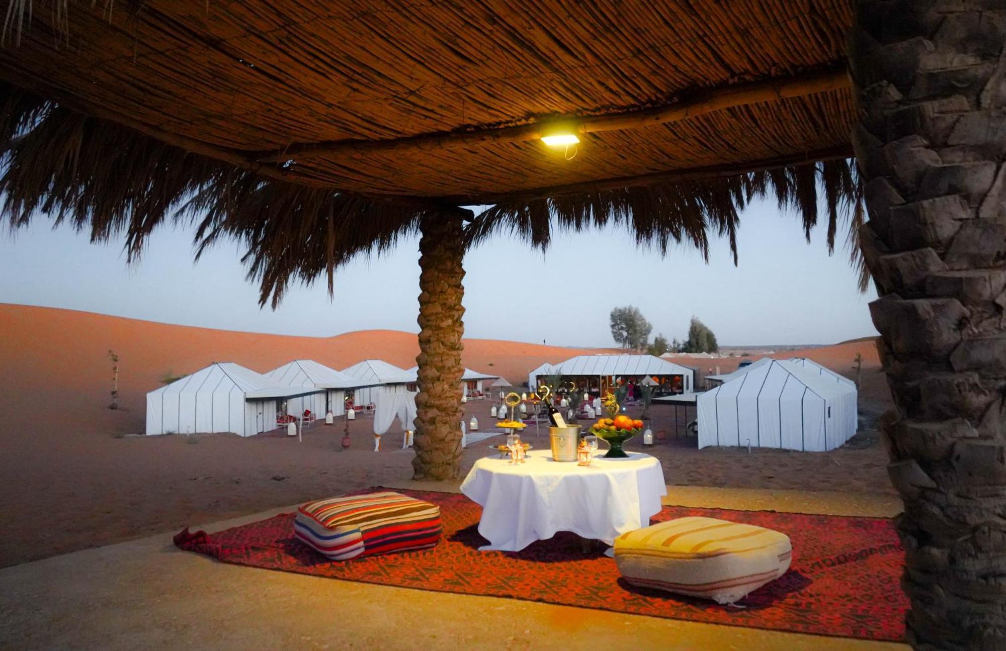 Nizar Luxury Tent เมอร์ซูกา ภายนอก รูปภาพ