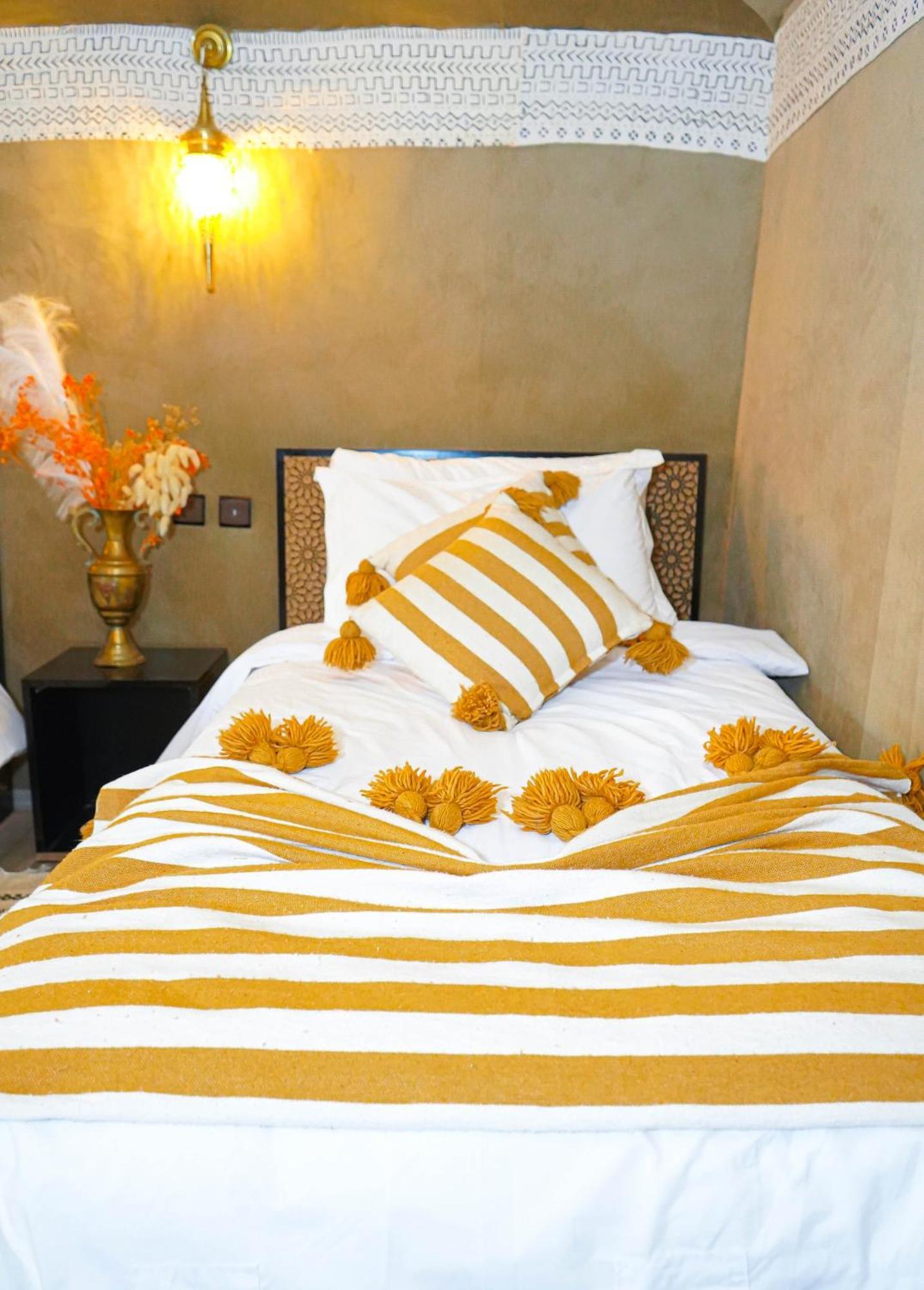 Nizar Luxury Tent เมอร์ซูกา ภายนอก รูปภาพ